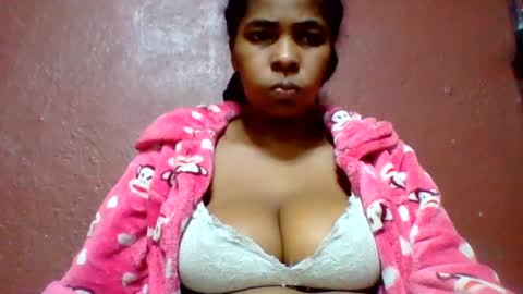 Snapshot of rovaelyah chatting on June 14, 2026, 9:00 am rovaelyah online show from June 14, 2026, 9:00 am