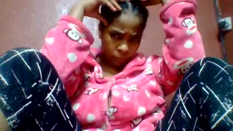 Snapshot of rovaelyah chatting on June 17, 2026, 5:43 am rovaelyah online show from June 17, 2026, 5:43 am