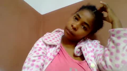 Snapshot of rovaelyah chatting on July 13, 2026, 9:01 am rovaelyah online show from July 13, 2026, 9:01 am