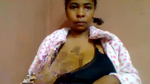 Snapshot of rovaelyah chatting on July 14, 2026, 1:30 am rovaelyah online show from July 14, 2026, 1:30 am