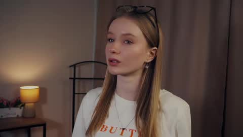 Stella online show from February 13, 2025, 12:43 pm