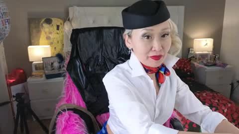 Snapshot of roxalanastar chatting on April 17, 2026, 9:40 pm Roxalana online show from April 17, 2026, 9:40 pm
