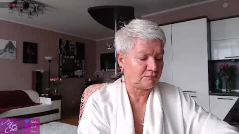 Roxana online show from August 4, 2026, 6:38 am