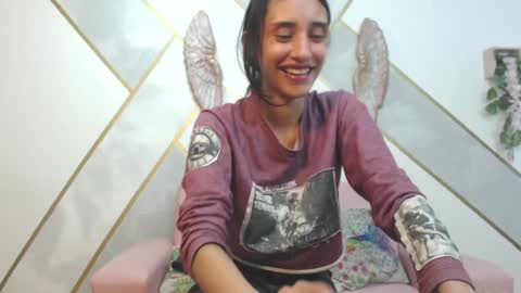 Snapshot of roxana_cyrano chatting on January 14, 2025, 7:00 pm online show from January 14, 2025, 7:00 pm