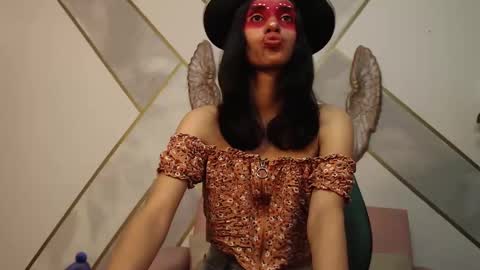 Snapshot of roxana_cyrano chatting on February 20, 2025, 10:15 pm online show from February 20, 2025, 10:15 pm