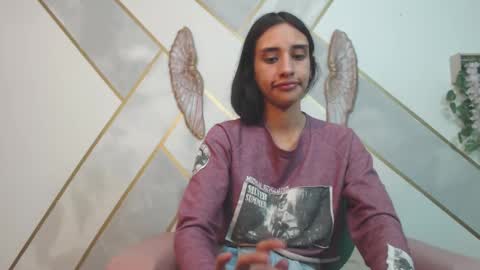 Snapshot of roxana_cyrano chatting on February 25, 2025, 7:14 pm online show from February 25, 2025, 7:14 pm