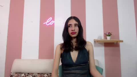 Snapshot of roxana_cyrano chatting on March 3, 2025, 7:39 pm online show from March 3, 2025, 7:39 pm