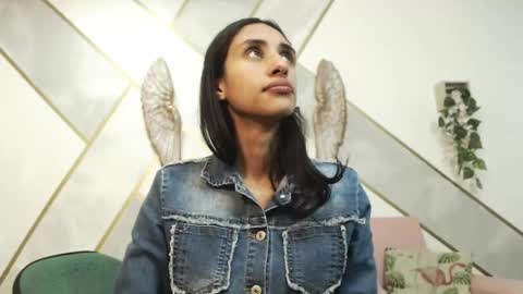 Snapshot of roxana_cyrano chatting on October 7, 2025, 8:39 pm online show from October 7, 2025, 8:39 pm