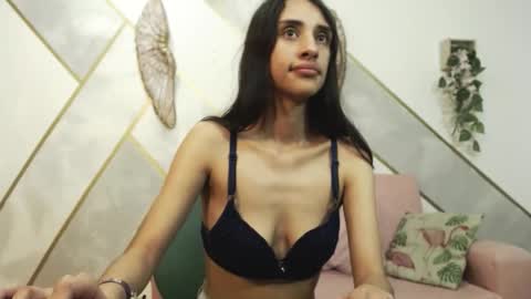 Snapshot of roxana_cyrano chatting on October 11, 2025, 7:45 pm online show from October 11, 2025, 7:45 pm