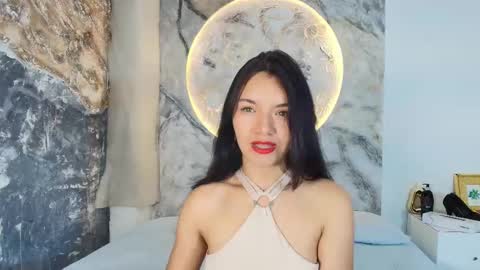 roxanaborns online show from November 3, 2025, 8:10 pm