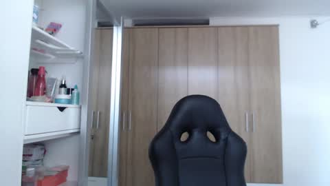 Roxana online show from December 22, 2024, 5:10 pm