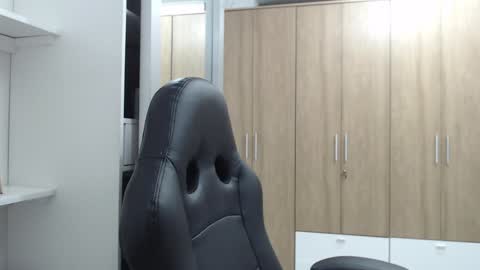 Roxana online show from January 2, 2025, 2:43 am