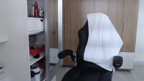 Roxana online show from January 6, 2025, 7:56 pm