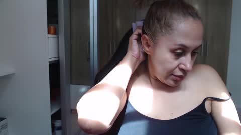 Roxana online show from January 7, 2025, 6:56 pm