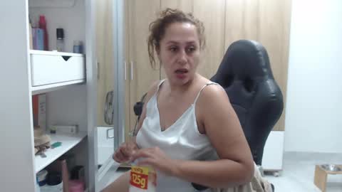 Roxana online show from March 10, 2025, 4:38 am