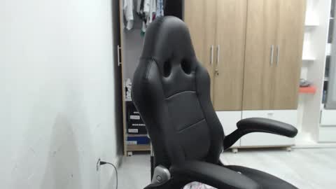 Roxana online show from March 8, 2026, 2:04 am