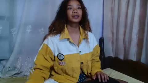 roxanne_98 online show from January 29, 2025, 2:51 am