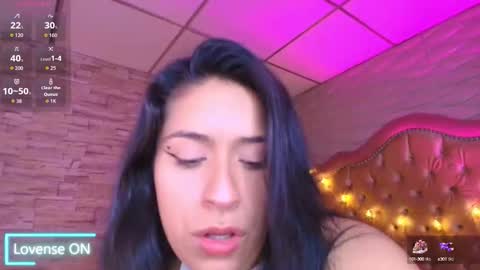 roxanne_han online show from October 1, 2025, 11:38 am