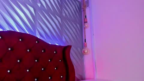 roxanne_han online show from June 2, 2026, 2:52 pm