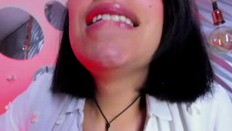 roxanne_han online show from July 6, 2026, 3:03 pm