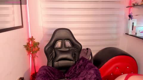 Snapshot of roxanne_morelli chatting on June 30, 2026, 3:18 am roxanne online show from June 30, 2026, 3:18 am