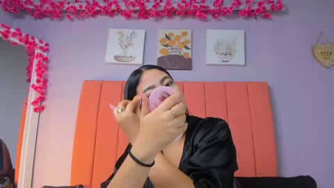 Juliana 3 online show from May 21, 2026, 12:12 pm