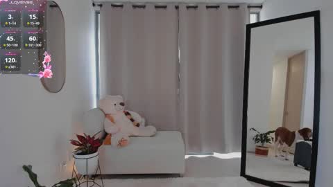  R O X I E  online show from September 30, 2025, 5:51 pm