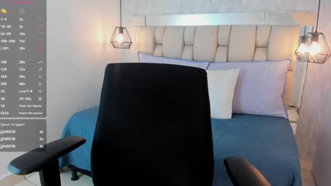 Roxie  online show from December 19, 2024, 11:03 pm