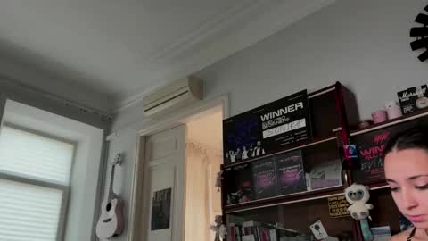 Roxie online show from November 23, 2025, 11:43 am