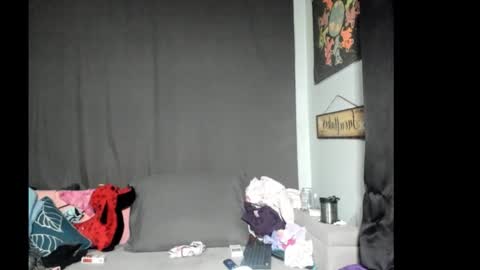 roxihazeleyes online show from February 9, 2026, 7:07 pm