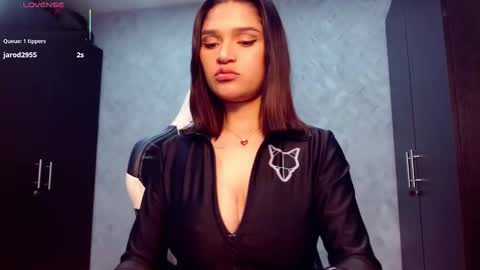 roxxi_2110 online show from January 10, 2026, 2:02 am