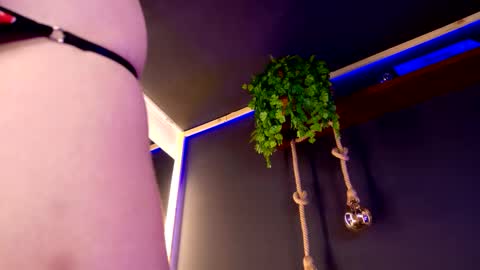 Roxx IG  online show from November 30, 2025, 10:47 pm