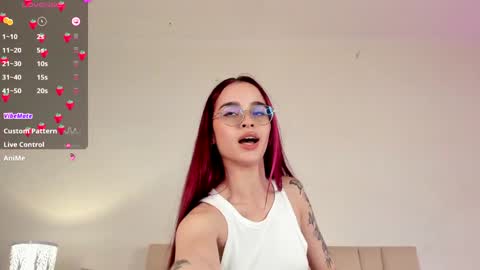 Snapshot of roxxy_mora chatting on December 11, 2024, 1:15 am Roxxy online show from December 11, 2024, 1:15 am