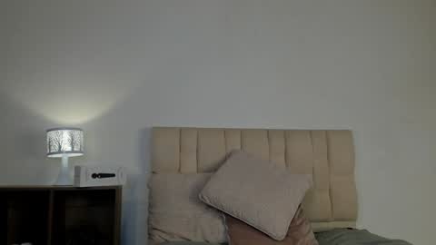 Snapshot of roxxy_mora chatting on January 24, 2025, 12:31 am Roxxy online show from January 24, 2025, 12:31 am