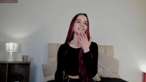 Snapshot of roxxy_mora chatting on February 5, 2025, 9:07 pm Roxxy online show from February 5, 2025, 9:07 pm