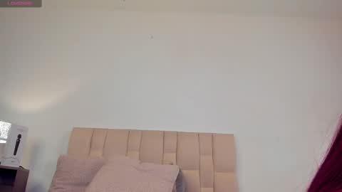 Snapshot of roxxy_mora chatting on March 6, 2025, 3:24 am Roxxy online show from March 6, 2025, 3:24 am