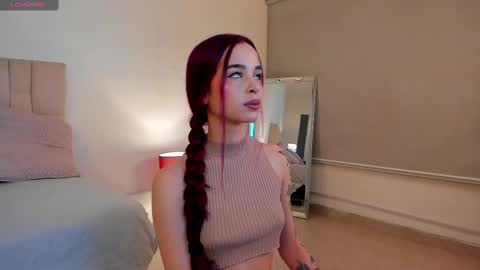 Snapshot of roxxy_mora chatting on March 7, 2025, 9:27 pm Roxxy online show from March 7, 2025, 9:27 pm