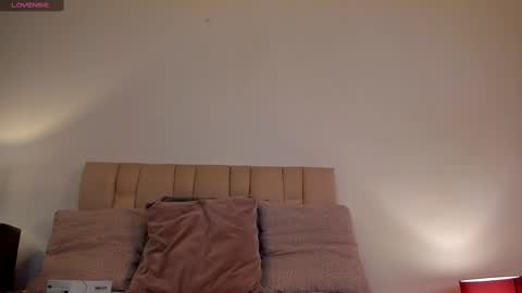 Snapshot of roxxy_mora chatting on March 8, 2025, 12:33 am Roxxy online show from March 8, 2025, 12:33 am
