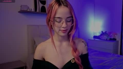 Roxxy online show from December 17, 2025, 10:27 pm