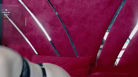 Roxy online show from September 18, 2025, 3:58 pm