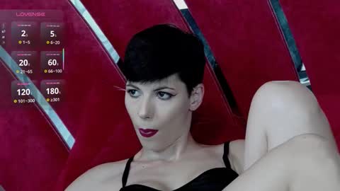 Roxy online show from October 17, 2025, 4:42 pm