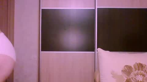 Roxxy Wharton online show from June 4, 2026, 11:49 am