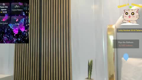 Snapshot of roxy_flame_ chatting on April 25, 2026, 11:35 am Roxy online show from April 25, 2026, 11:35 am