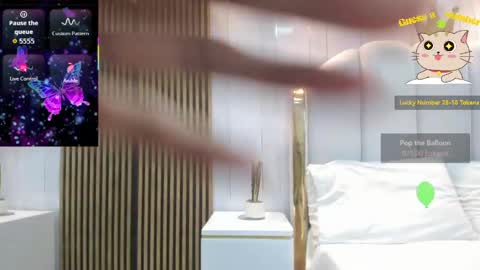 Snapshot of roxy_flame_ chatting on April 26, 2026, 11:19 am Roxy online show from April 26, 2026, 11:19 am