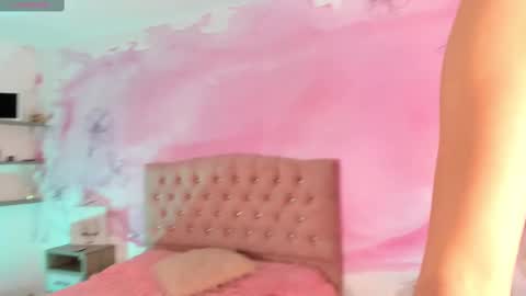 roxy_jones_ online show from February 11, 2025, 7:59 pm