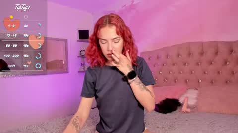 roxy_jones_ online show from March 12, 2025, 7:38 pm