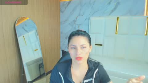 Roxy online show from April 6, 2026, 1:34 pm