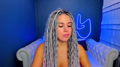 Roxy online show from October 4, 2025, 1:25 am