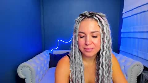 Roxy online show from October 28, 2025, 1:42 am