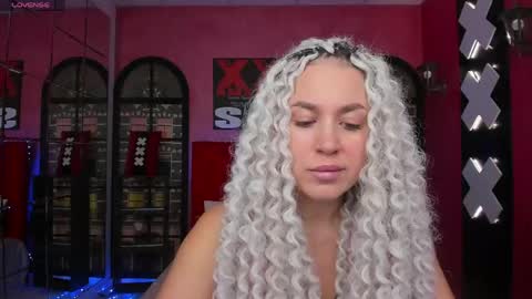Roxy online show from May 19, 2026, 1:22 am